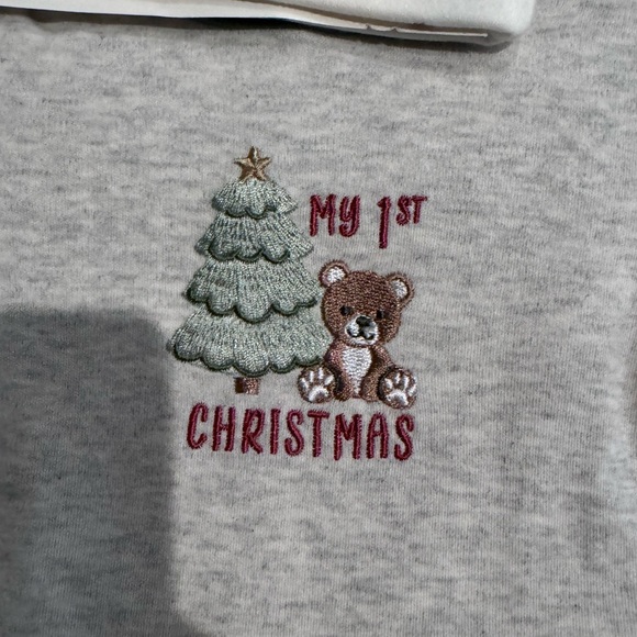 ☃️chick pea Gray and Green Christmas Baby Set - Picture 5 of 7